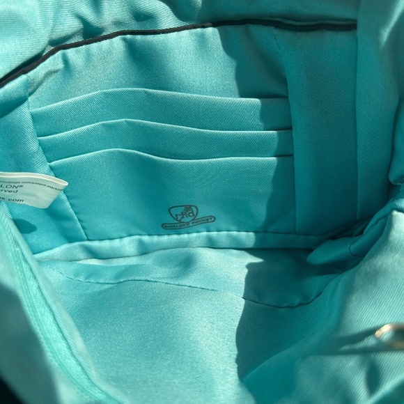 Travelon Anti-Theft RFID Protected Crossbody Bag - Picture 9 of 14